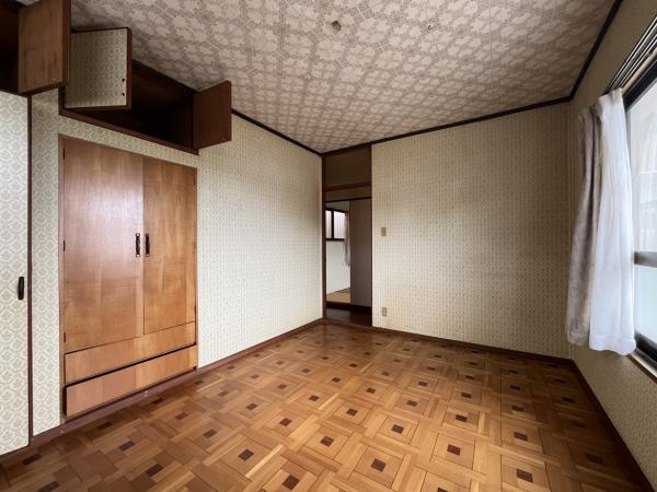 船越町 戸建て 洋室