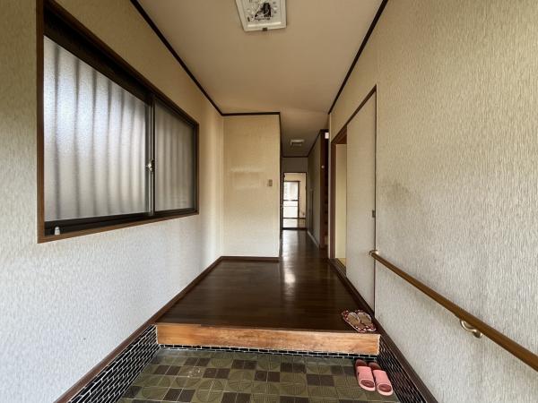 船越町 戸建て 玄関 