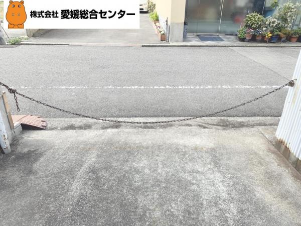 【不動産販売　愛媛総合】1611　土地　今治市米屋町２丁目 前面道路含む現地写真 