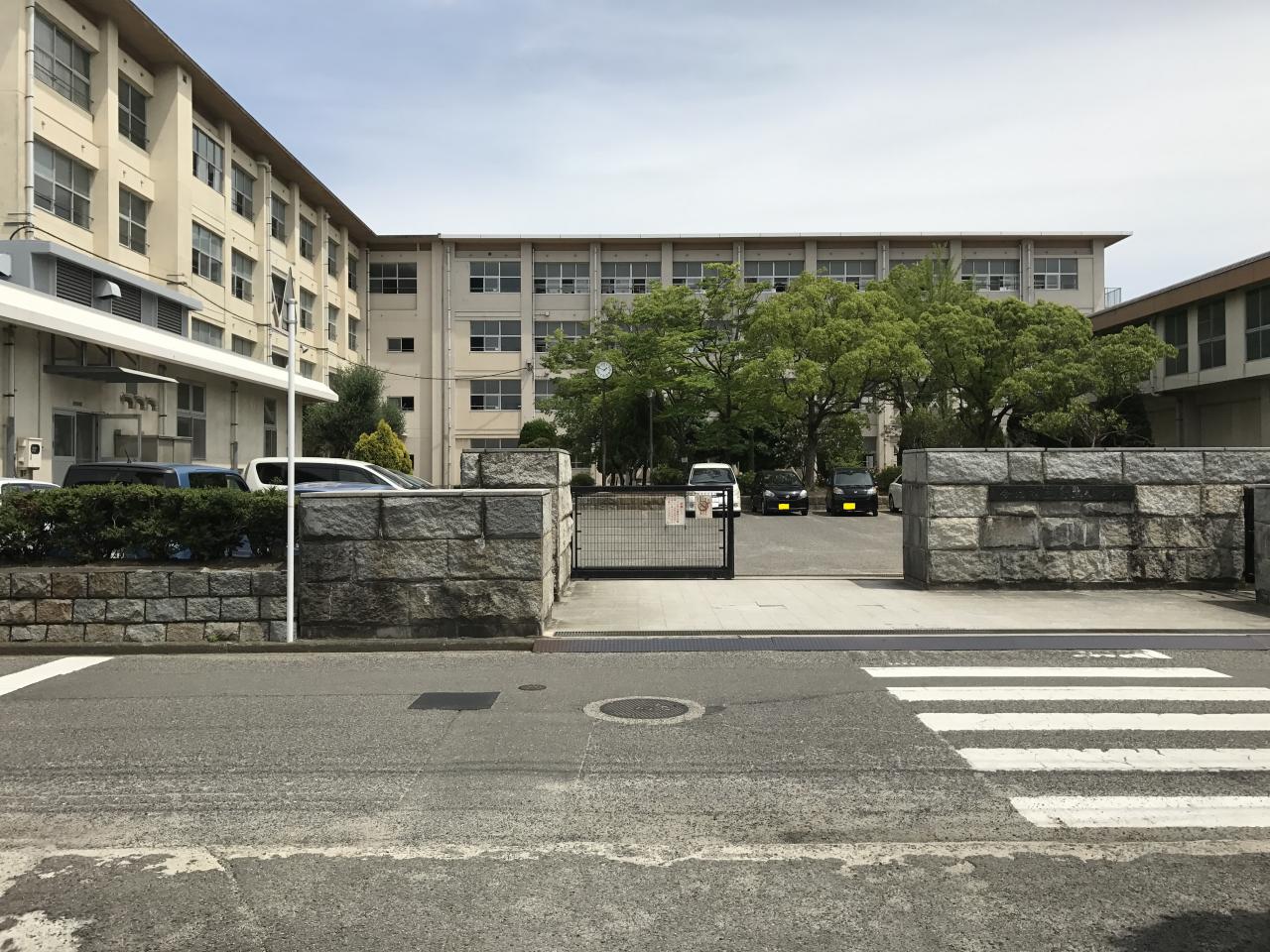 鳥生小学校