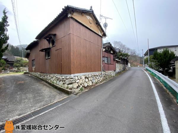 【不動産販売　愛媛総合】4141　土地　今治市玉川町中村 前面道路含む現地写真 