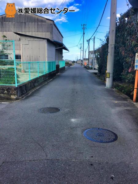 【不動産販売　愛媛総合】4828　土地　今治市玉川町別所 前面道路含む現地写真 