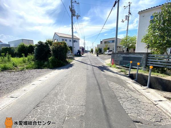 【不動産販売　愛媛総合】2772　土地　今治市東村南１丁目 前面道路含む現地写真 