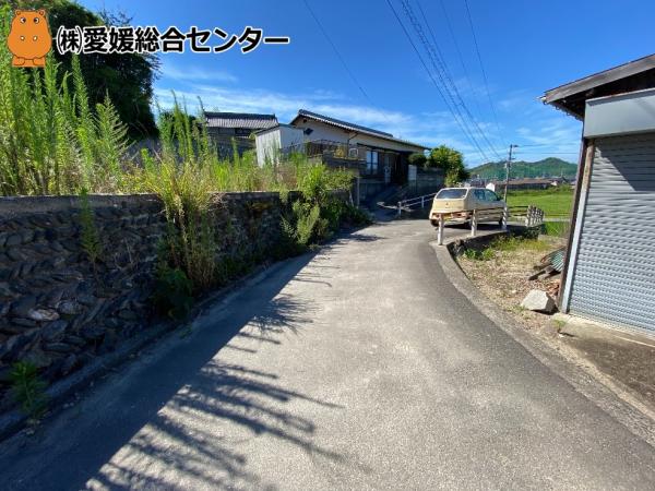 【不動産販売　愛媛総合】2864　土地　今治市高部 前面道路含む現地写真 