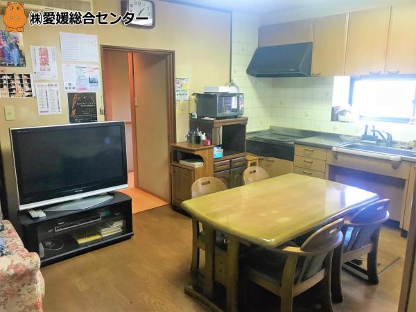 【不動産販売　愛媛総合】1734　中古住宅　今治市高部 リビングダイニング