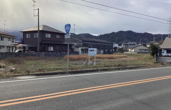 土地 西条市河原津（住居表示未確定） JR予讃線伊予三芳駅 580万円