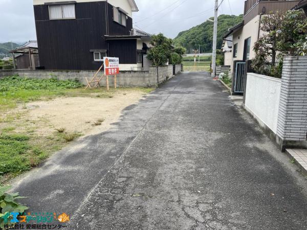 【不動産販売　愛媛総合】8281　土地　今治市高橋 前面道路含む現地写真 