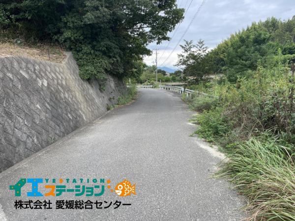 【不動産販売　愛媛総合】7995　土地　今治市波方町西浦甲 前面道路含む現地写真 