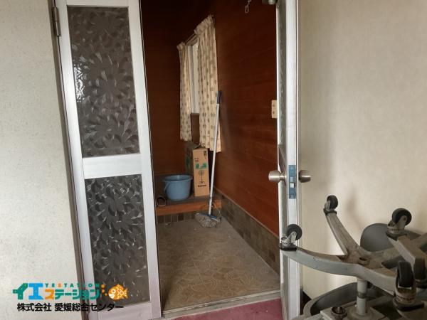 【不動産販売　愛媛総合】9032　事務所+5K　新居浜市星原町 玄関 