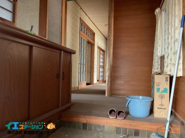 【不動産販売　愛媛総合】9032　事務所+5K　新居浜市星原町 玄関 