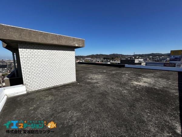 【不動産販売　愛媛総合】9032　事務所+5K　新居浜市星原町 バルコニー 