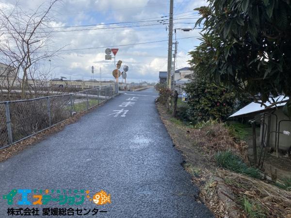 【不動産販売　愛媛総合】9081　土地　西条市喜多台 前面道路含む現地写真 