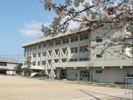 新居浜市立垣生小学校