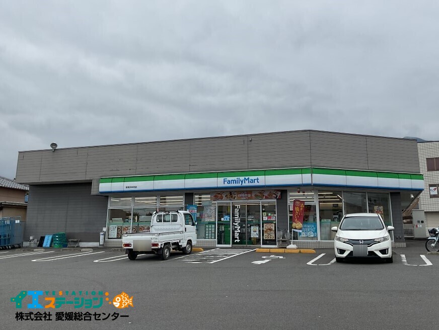 ファミリーマート 新居浜中村店