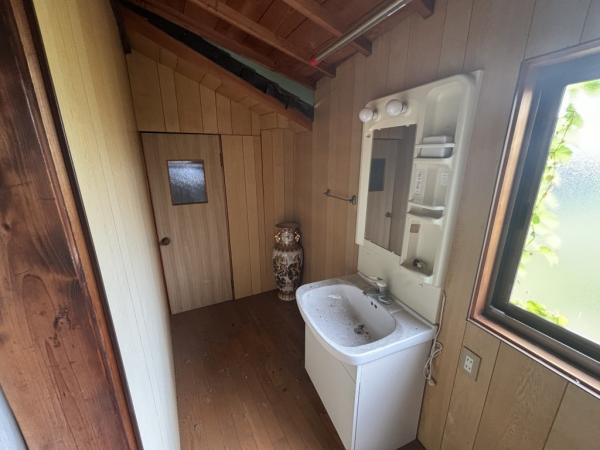 中古戸建 新居浜市八幡３丁目10-34 JR予讃線多喜浜駅 330万円