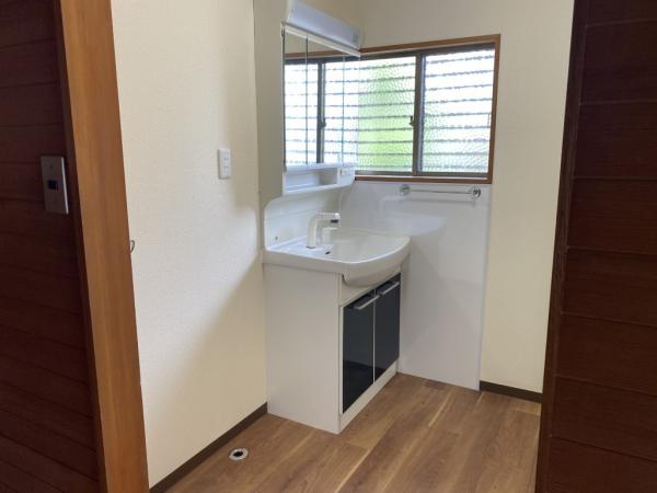 中古戸建 西条市小松町新屋敷836-14 JR予讃線伊予小松駅 1,399万円