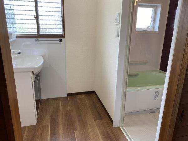 中古戸建 西条市小松町新屋敷836-14 JR予讃線伊予小松駅 1,399万円