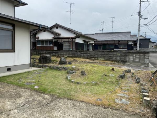 中古戸建 西条市小松町新屋敷836-14 JR予讃線伊予小松駅 1,399万円