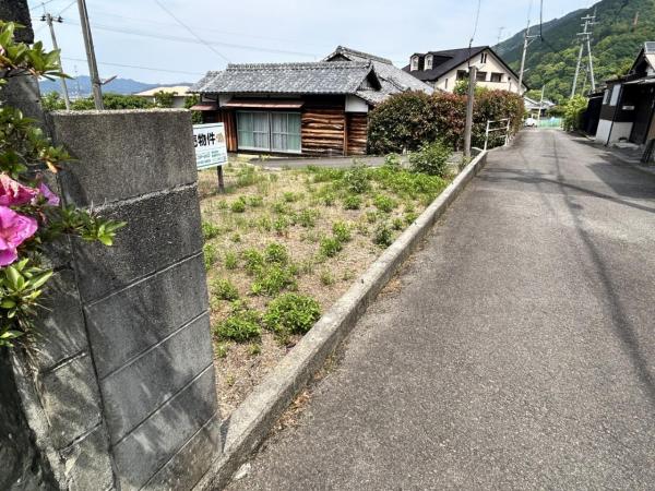 土地 新居浜市山根町 JR予讃線新居浜駅 80万円