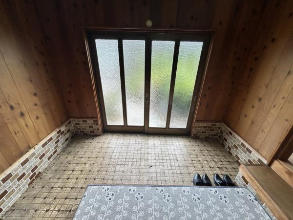 【不動産販売　愛媛総合】10888　中古住宅　四国中央市土居町北野 玄関 