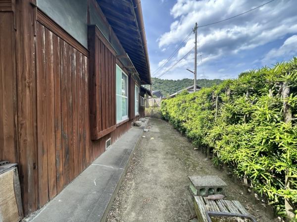 【不動産販売　愛媛総合】10888　中古住宅　四国中央市土居町北野 庭 