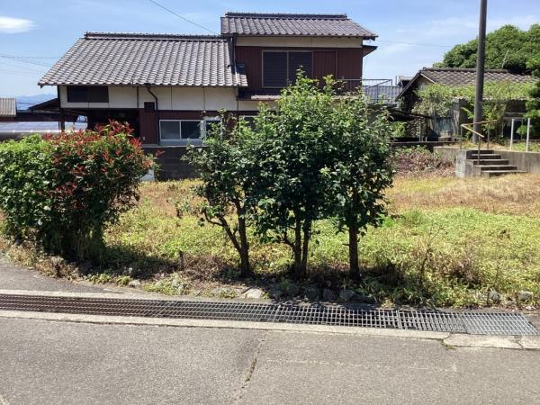 土地 西条市国安 JR予讃線伊予三芳駅 200万円
