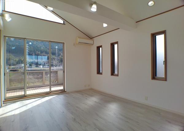 中古戸建 西条市飯岡2565-90 JR予讃線伊予西条駅 2,180万円