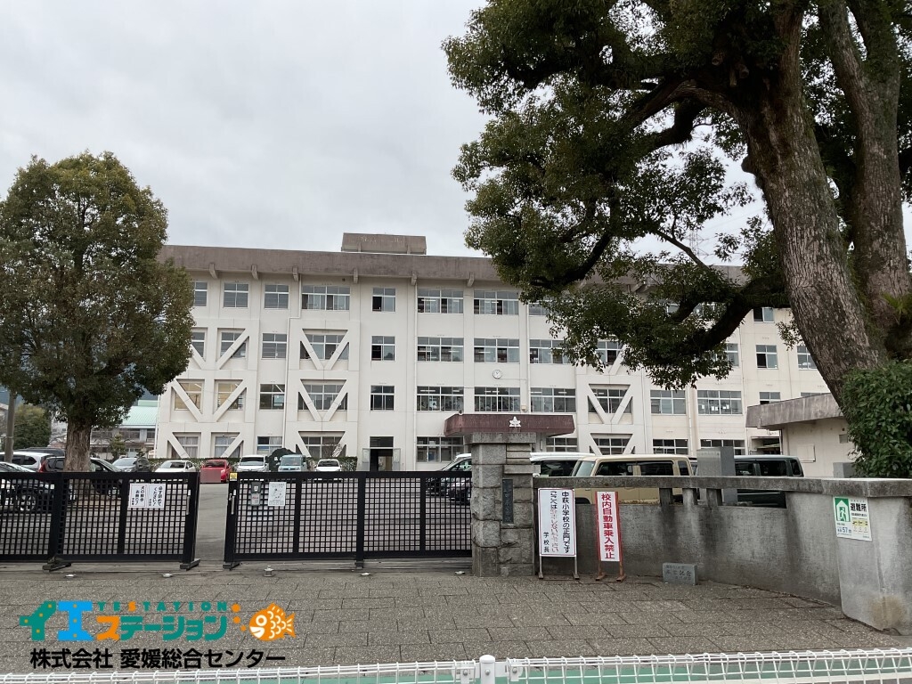 新居浜市立中萩小学校