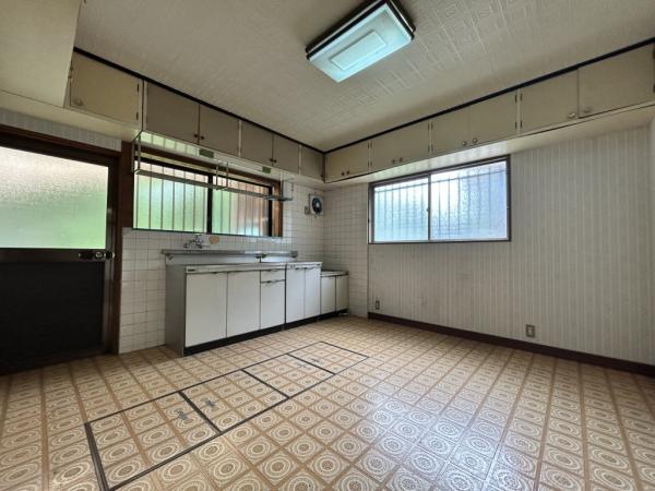 中古戸建 新居浜市中村４丁目12-29 JR予讃線新居浜駅 180万円