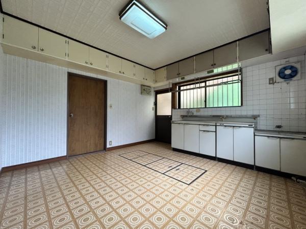 中古戸建 新居浜市中村４丁目12-29 JR予讃線新居浜駅 180万円