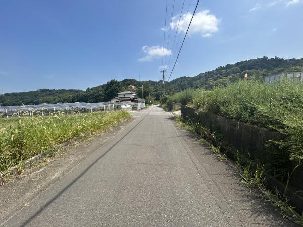 【不動産販売　愛媛総合】11272　土地　今治市玉川町八幡甲 前面道路含む現地写真 