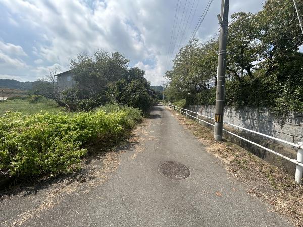 【不動産販売　愛媛総合】11272　土地　今治市玉川町八幡甲 前面道路含む現地写真 