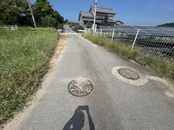 【不動産販売　愛媛総合】11272　土地　今治市玉川町八幡甲 前面道路含む現地写真 