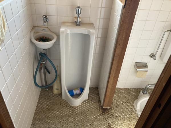 【不動産販売　愛媛総合】11380　中古住宅　今治市河南町1丁目 トイレ 