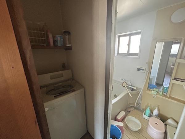 【不動産販売　愛媛総合】11380　中古住宅　今治市河南町1丁目 浴室 