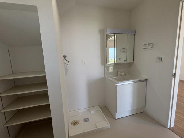 11604　未入居住宅　四国中央市上柏町 洗面台・洗面所 