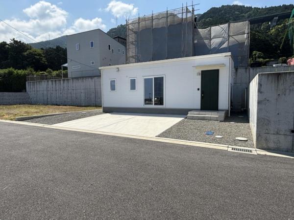 新築戸建 四国中央市中之庄町 JR予讃線伊予三島駅 2,440万円