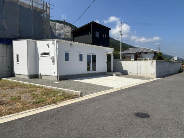 新築戸建 四国中央市中之庄町 JR予讃線伊予三島駅 2,440万円