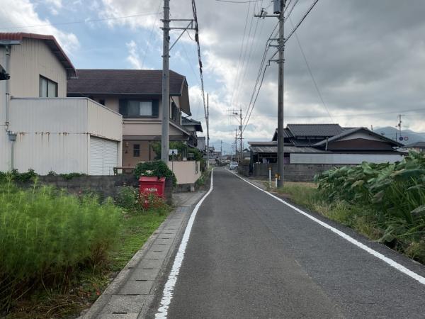 【不動産販売　愛媛総合】11377　土地　西条市石田 前面道路含む現地写真 
