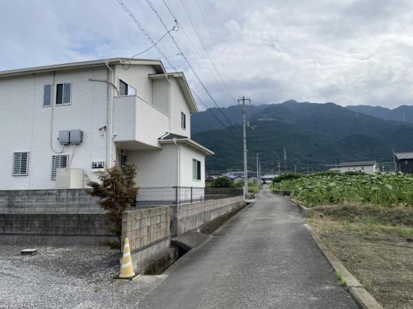 【不動産販売　愛媛総合】11623　中古住宅　四国中央市土居町津根 前面道路含む現地写真 