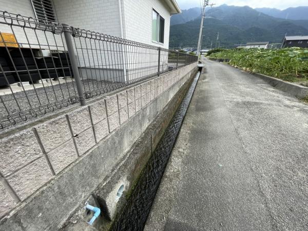 【不動産販売　愛媛総合】11623　中古住宅　四国中央市土居町津根 現地外観写真 