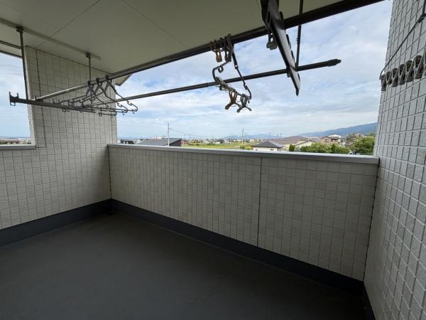 【不動産販売　愛媛総合】11623　中古住宅　四国中央市土居町津根 バルコニー 