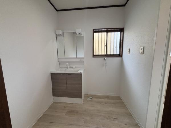 【不動産販売　愛媛総合】11014　新居浜市上原1丁目 洗面台・洗面所 