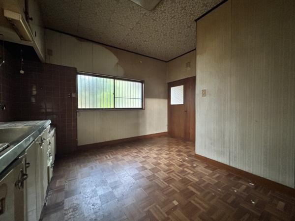 【不動産販売　愛媛総合】11711　中古住宅　新居浜市岸の上町1丁目 ダイニング