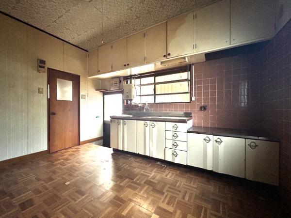 中古戸建 新居浜市岸の上町１丁目 JR予讃線新居浜駅 340万円