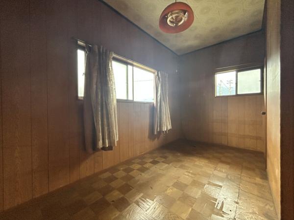 【不動産販売　愛媛総合】11711　中古住宅　新居浜市岸の上町1丁目 洋室