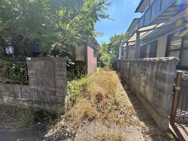 【不動産販売　愛媛総合】11711　中古住宅　新居浜市岸の上町1丁目 現地外観写真 