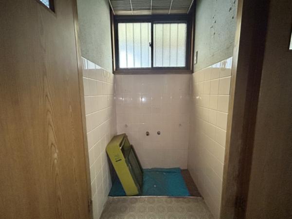 【不動産販売　愛媛総合】11711　中古住宅　新居浜市岸の上町1丁目 洗面台・洗面所 