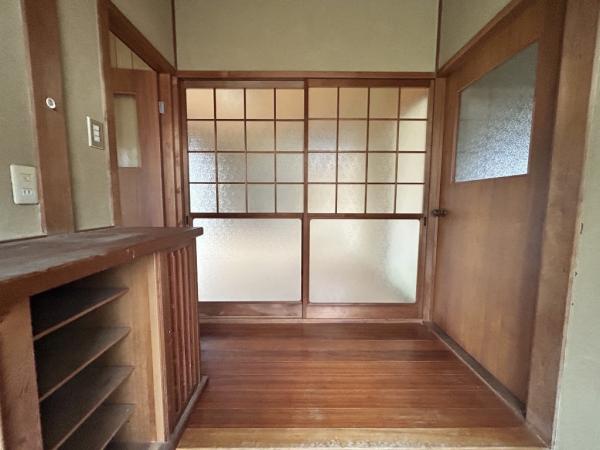 【不動産販売　愛媛総合】11711　中古住宅　新居浜市岸の上町1丁目 玄関 