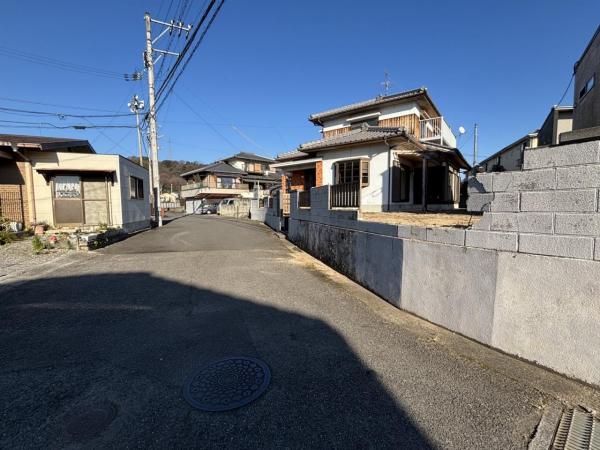 土地 新居浜市東田１丁目860-1 JR予讃線新居浜駅 680万円